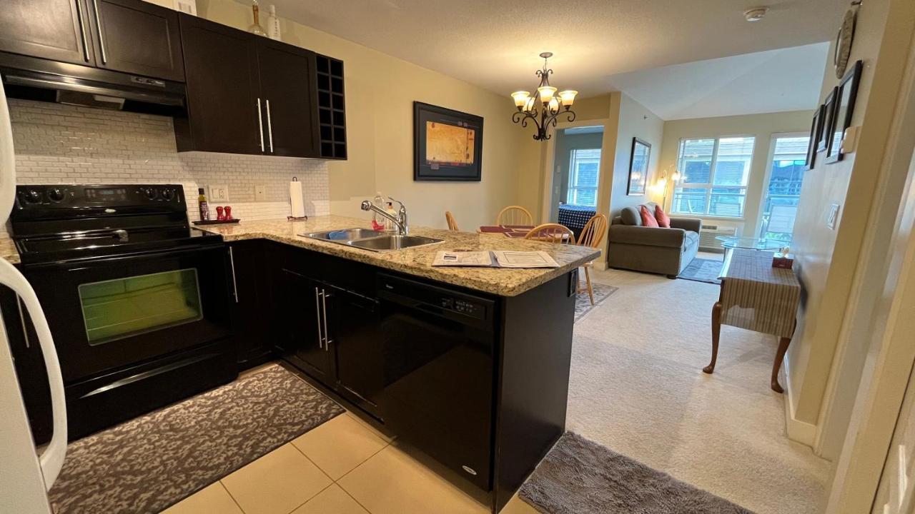 Waterscapes Resort Kelowna 2 Full Bedrooms Suite Vacation Rentals, Short Term Rentals. Bagian luar foto